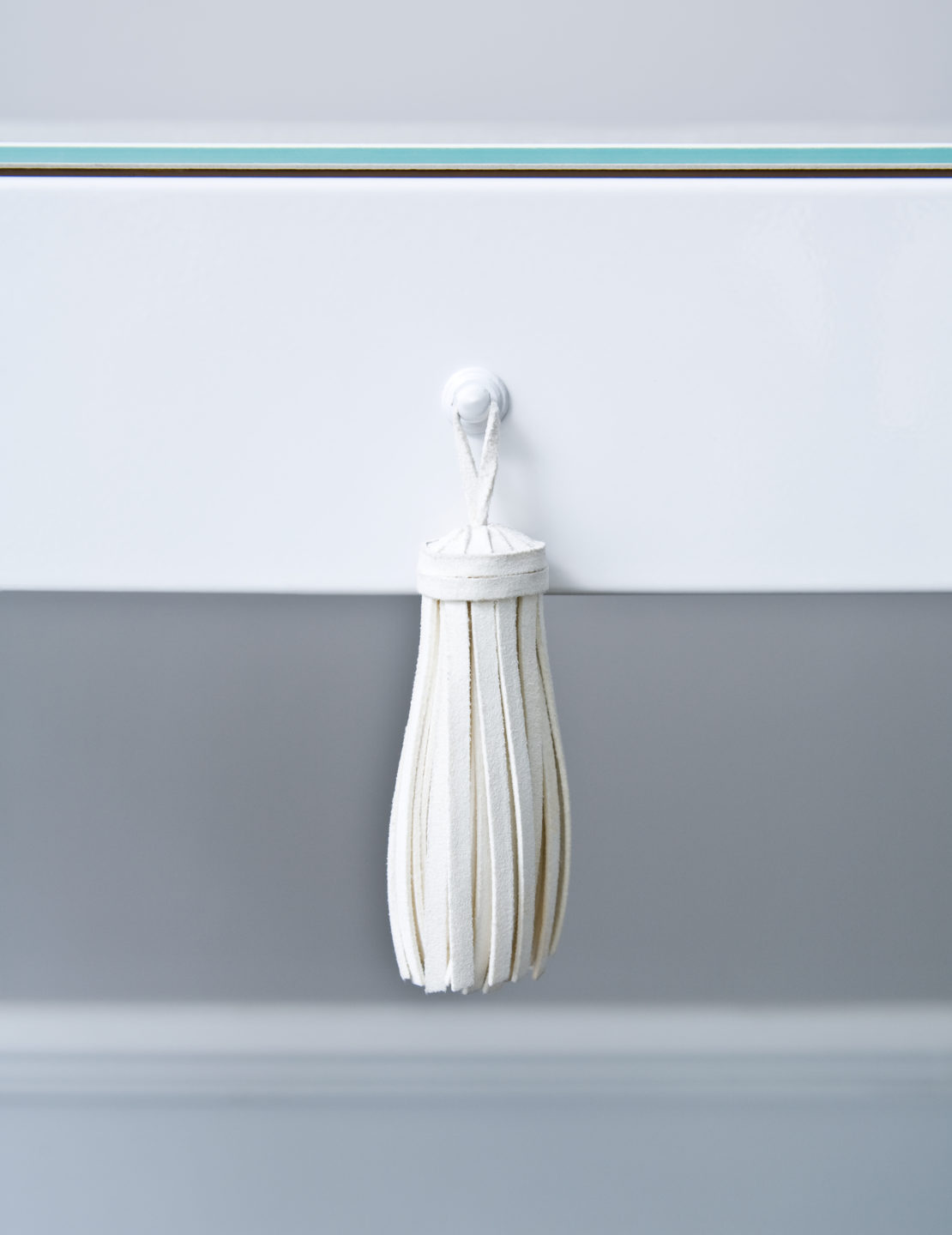 IMAGINE-desk-3-nicole-fuller-product-information