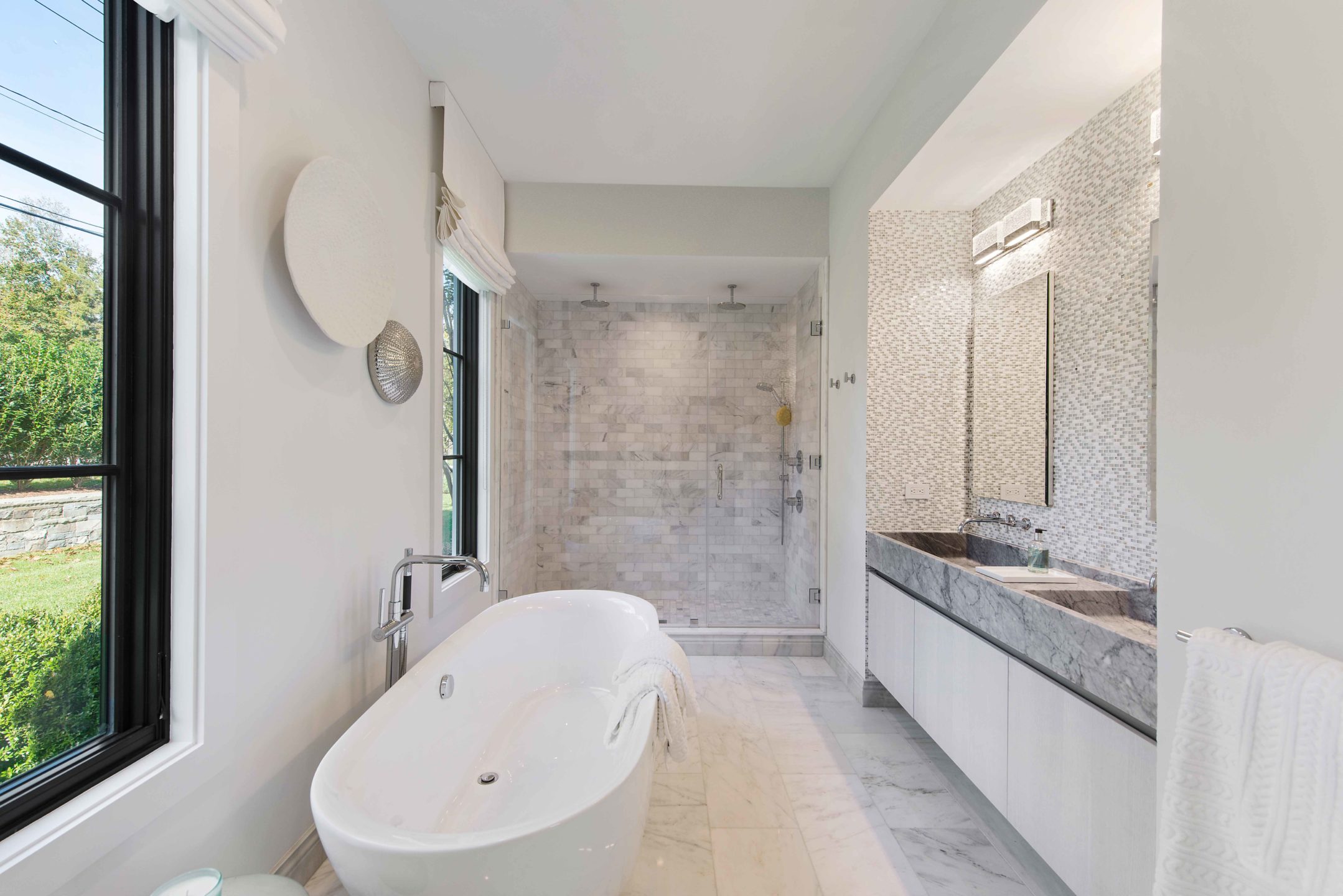 Nicole-Fuller-Interior-Designer-east-hampton-modern-bohemian-beach-house-bathroom