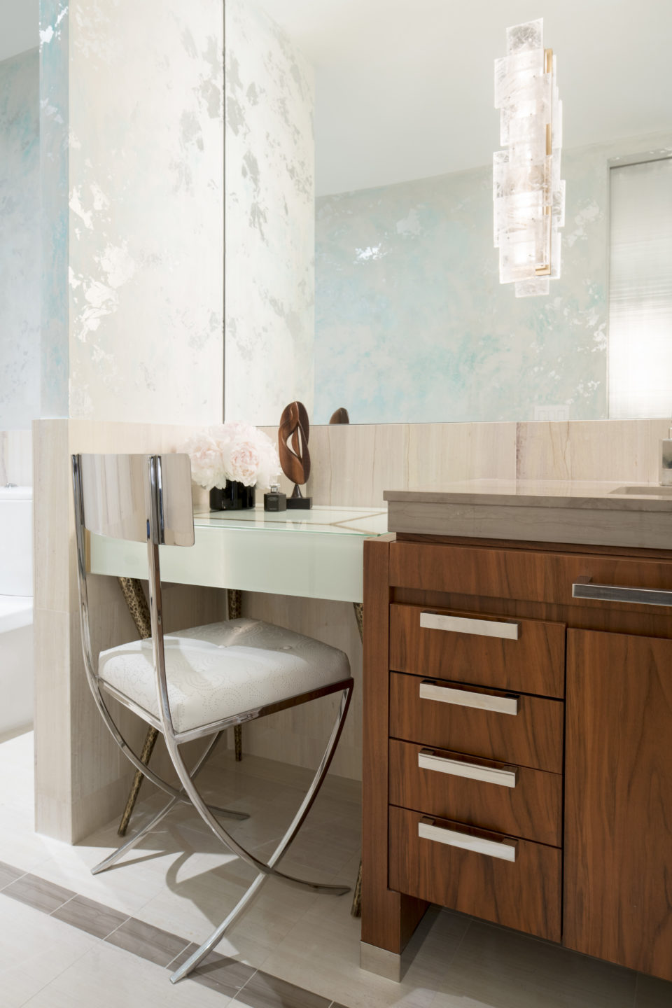 Nicole-Fuller-Interior-Designer-lower-5th-ave-pied-bathroom-vanity-mirror-12