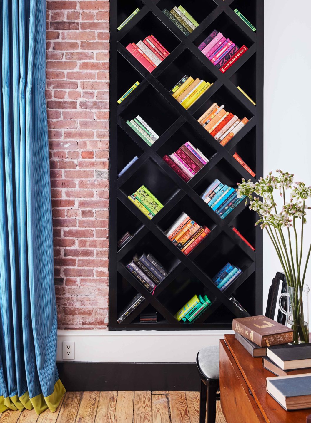 Nicole-Fuller-Interior-Designer-tribeca-loft-living-room-bookshelf-3